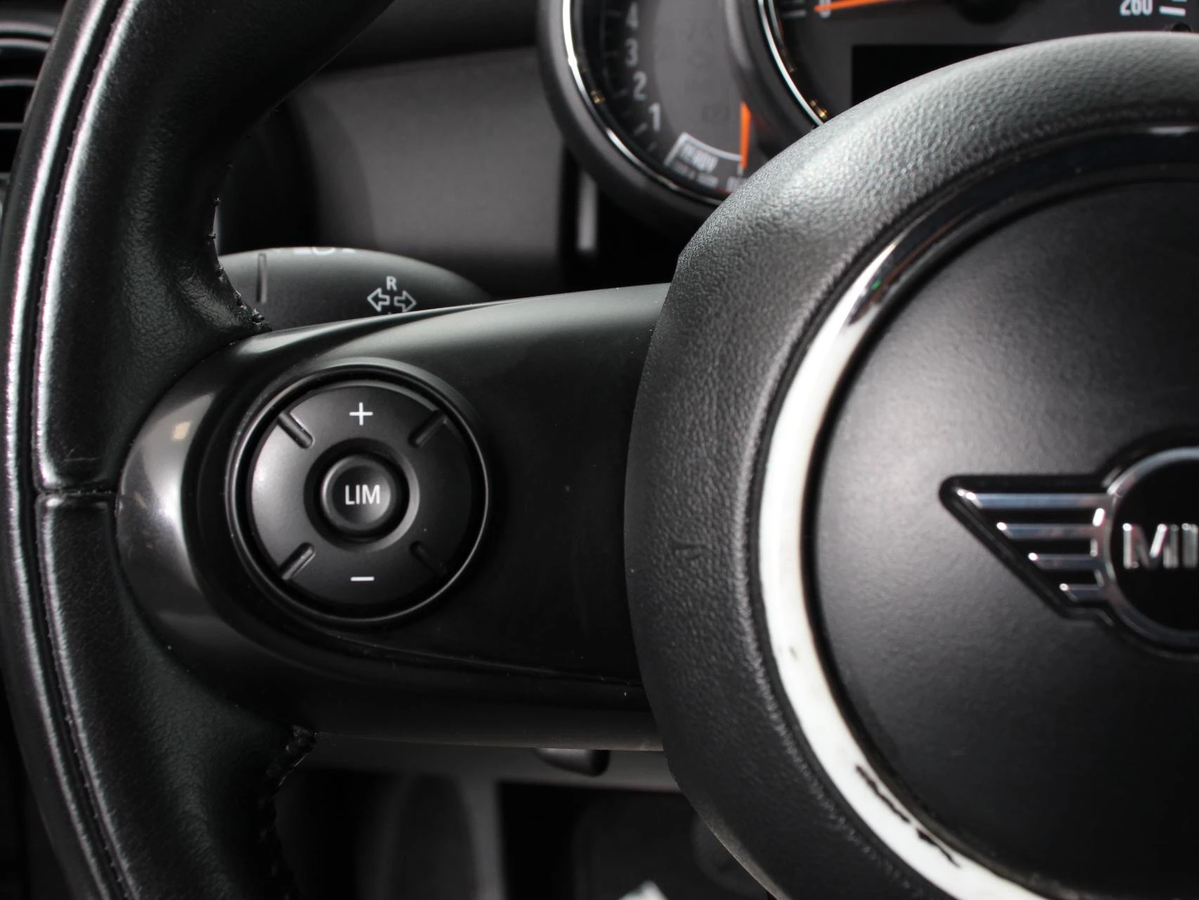 Hoofdafbeelding MINI One