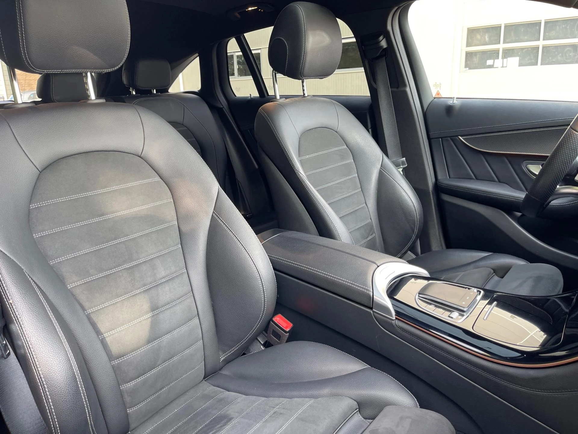 Hoofdafbeelding Mercedes-Benz EQC