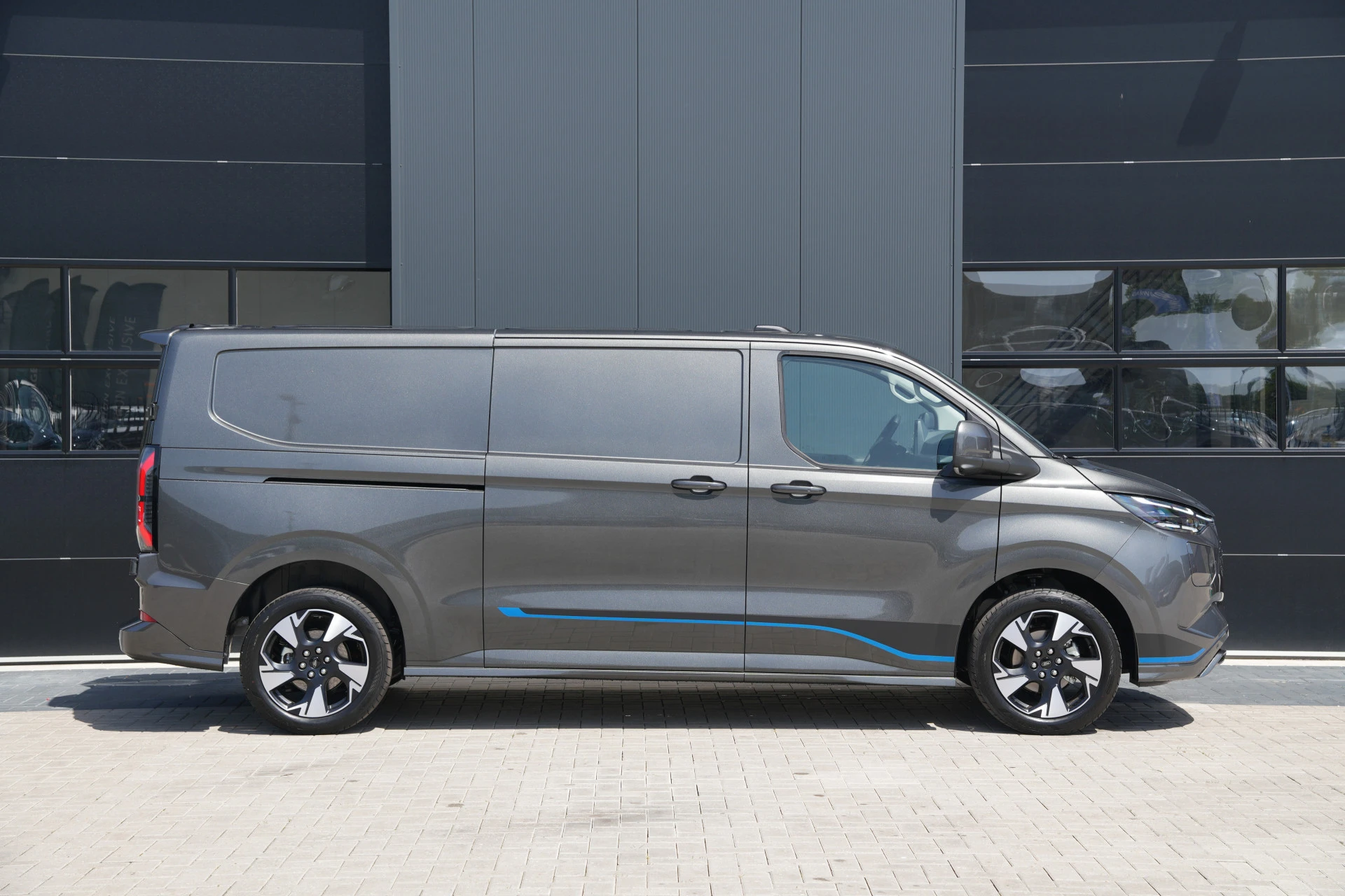 Ford E-Transit Custom