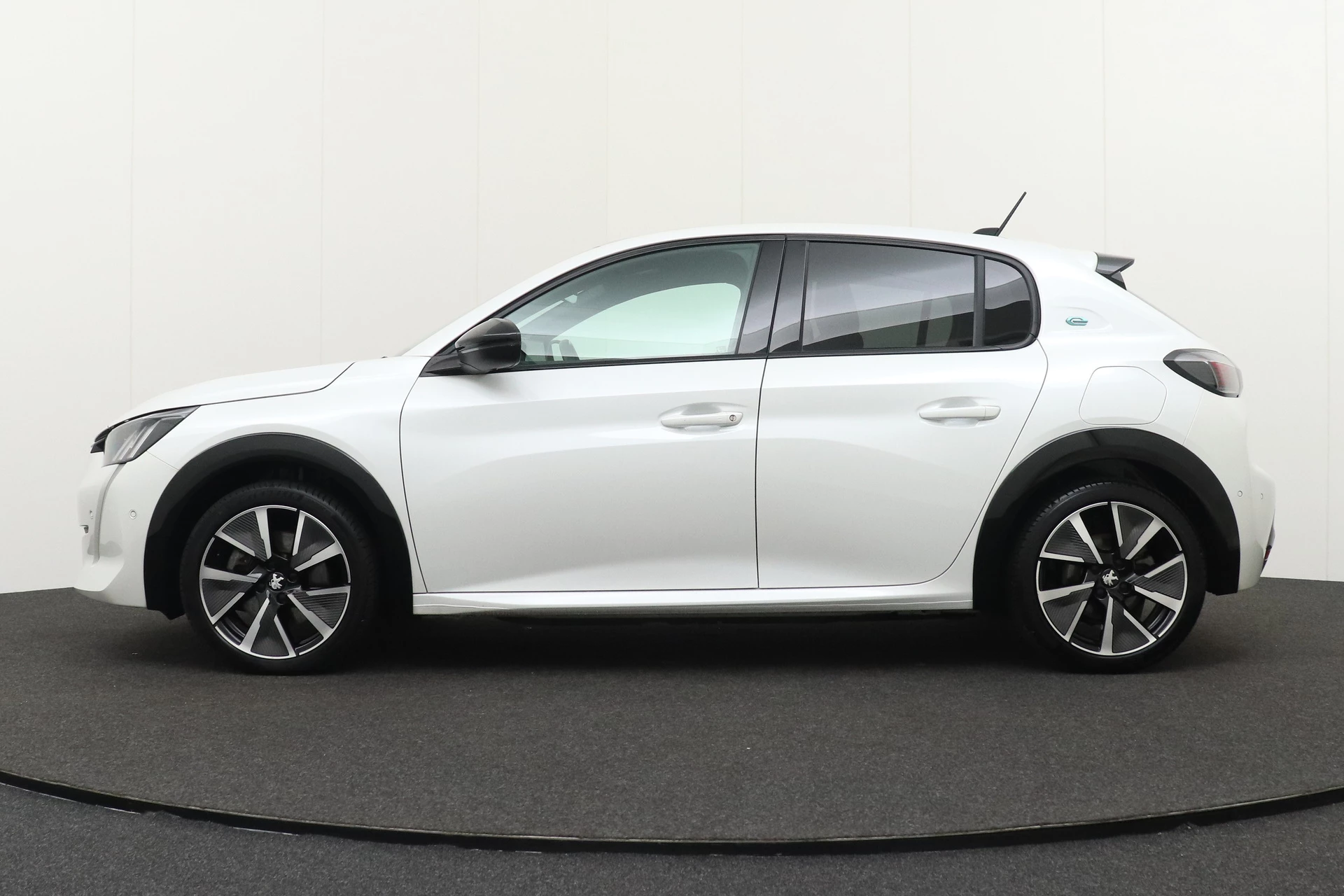 Hoofdafbeelding Peugeot e-208