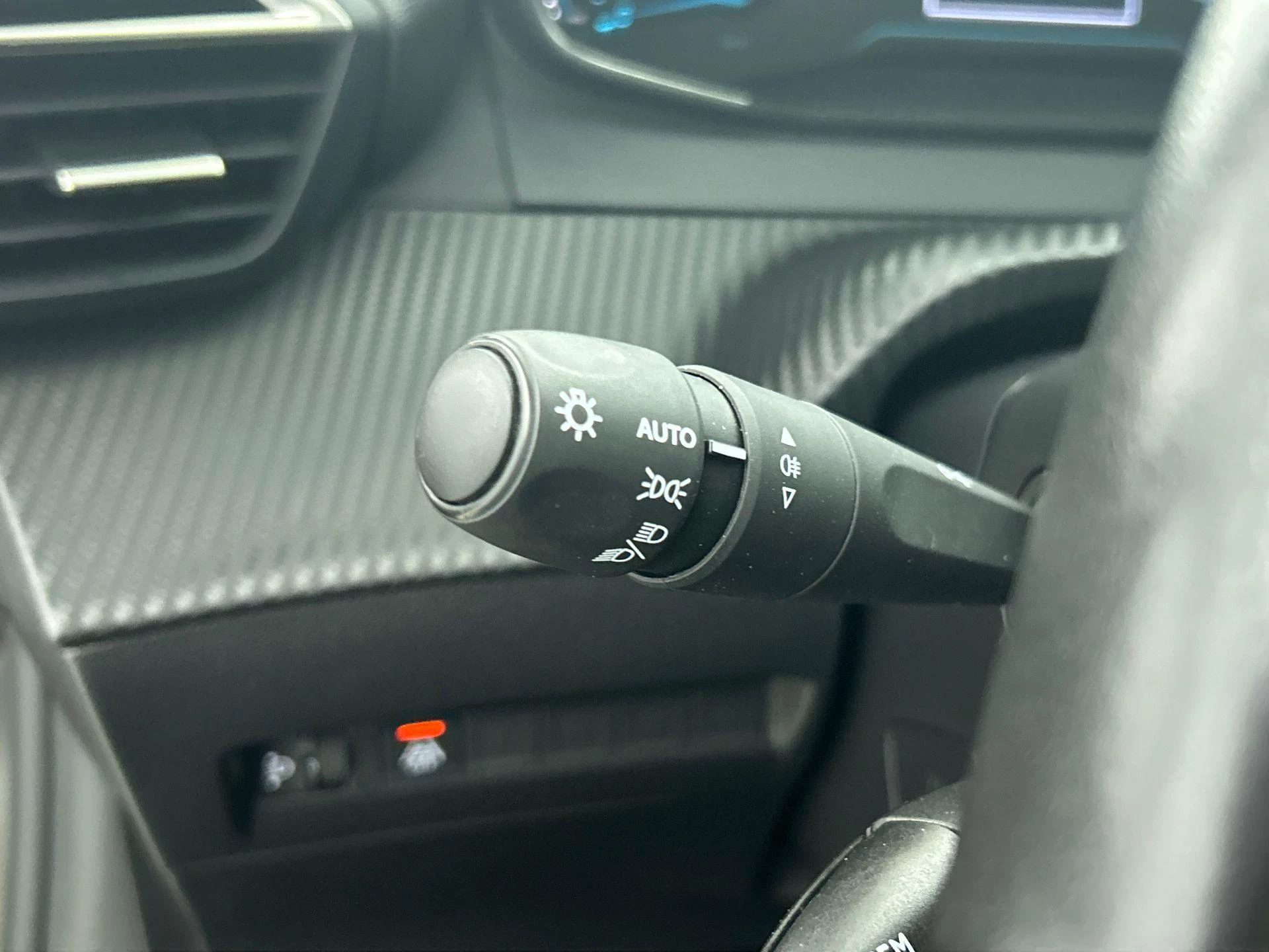 Hoofdafbeelding Peugeot e-208