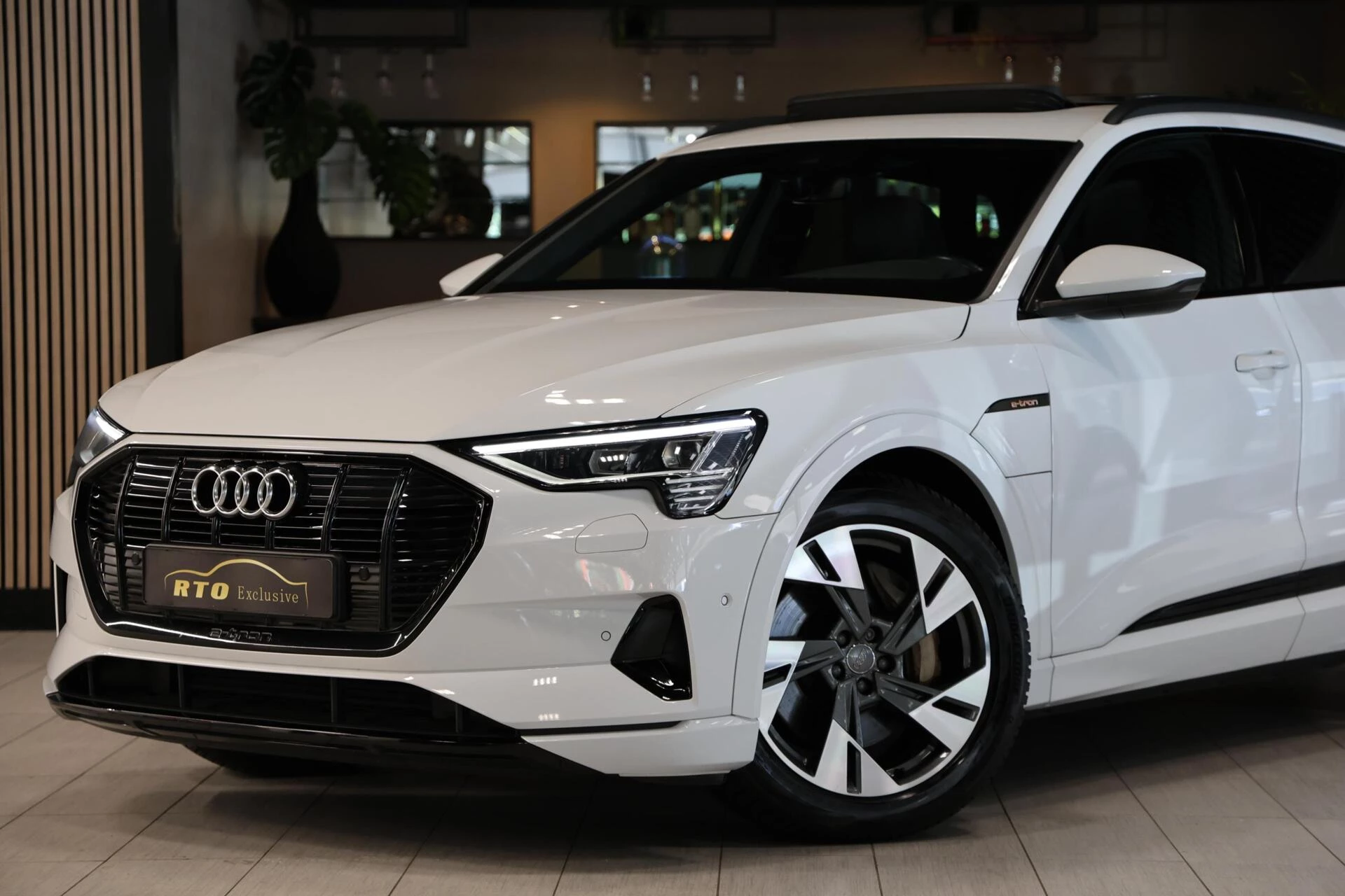 Hoofdafbeelding Audi e-tron