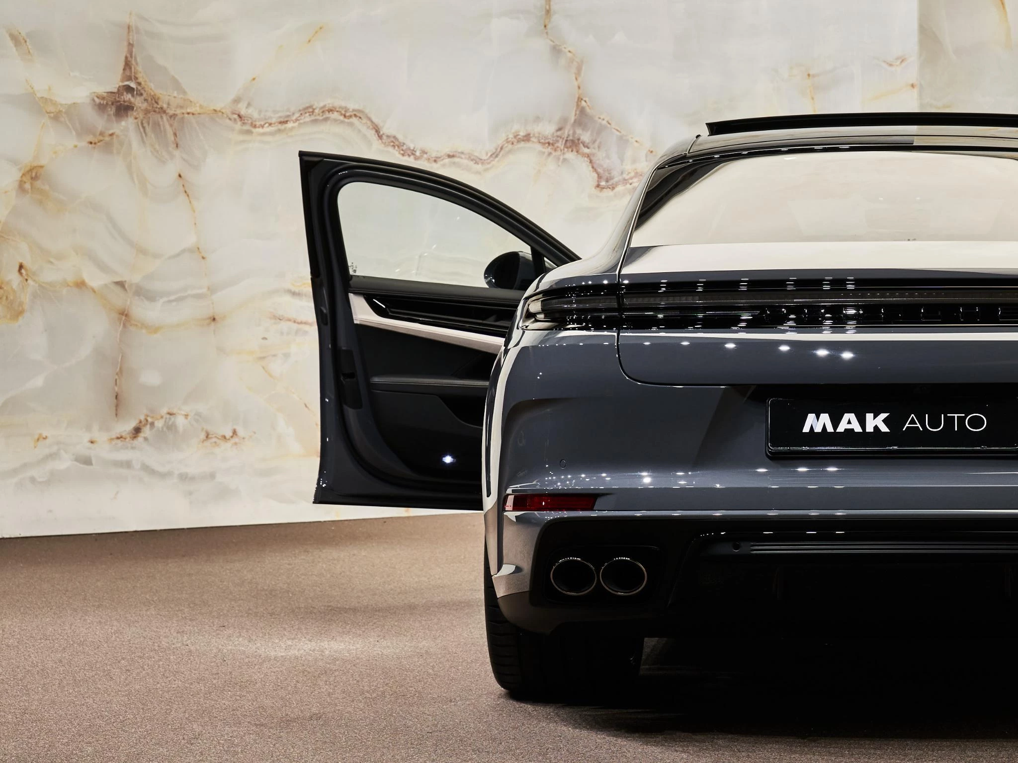 Hoofdafbeelding Porsche Panamera