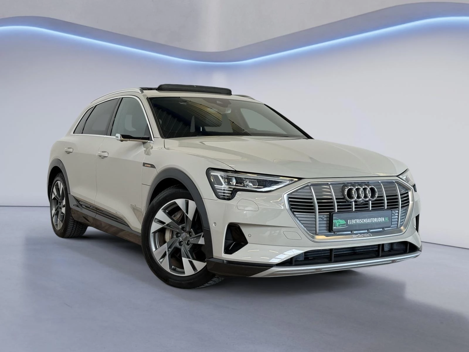 Hoofdafbeelding Audi e-tron