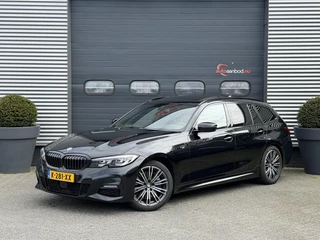 BMW 3-serie Touring 320i High Executive M-Sport | Panoramadak | Camera | Head-Up Display | DAB | Stoelverwarming | Elektrische Achterklep |