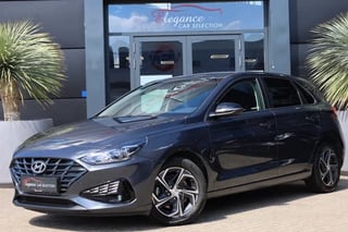 Hoofdafbeelding Hyundai i30 Hyundai i30 1.0 T-GDi MHEV Premium 120pk AppleCarPlay/Stoelverwarming/Camera