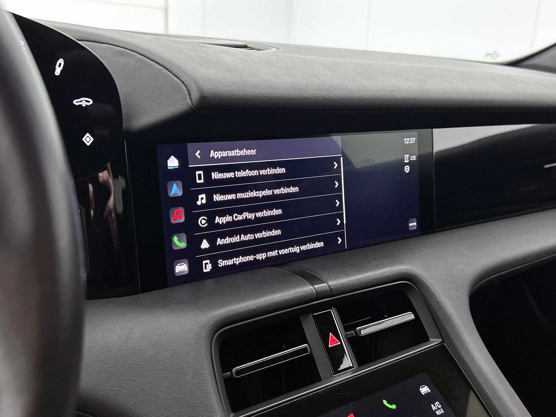 Hoofdafbeelding Porsche Taycan