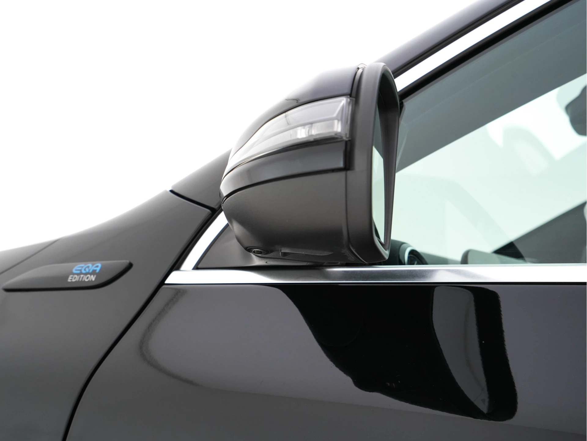 Hoofdafbeelding Mercedes-Benz EQA