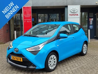 Toyota Aygo X-PLAY 5-DEURS AIRCO BLUETOOTH CAMERA 4S-BANDEN EL-RAMEN/SPIEGELS NL-AUTO