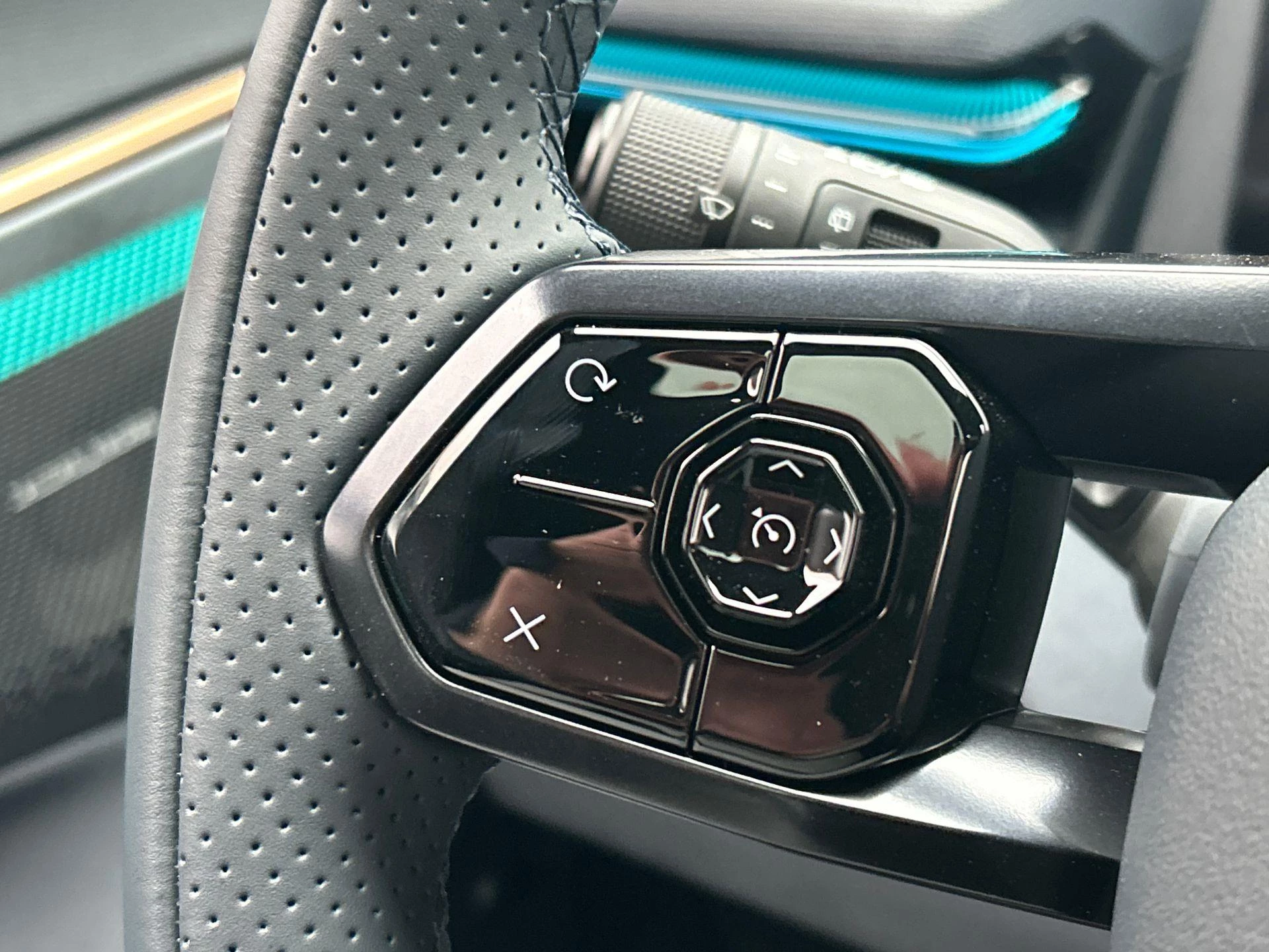 Hoofdafbeelding Lynk & Co 08