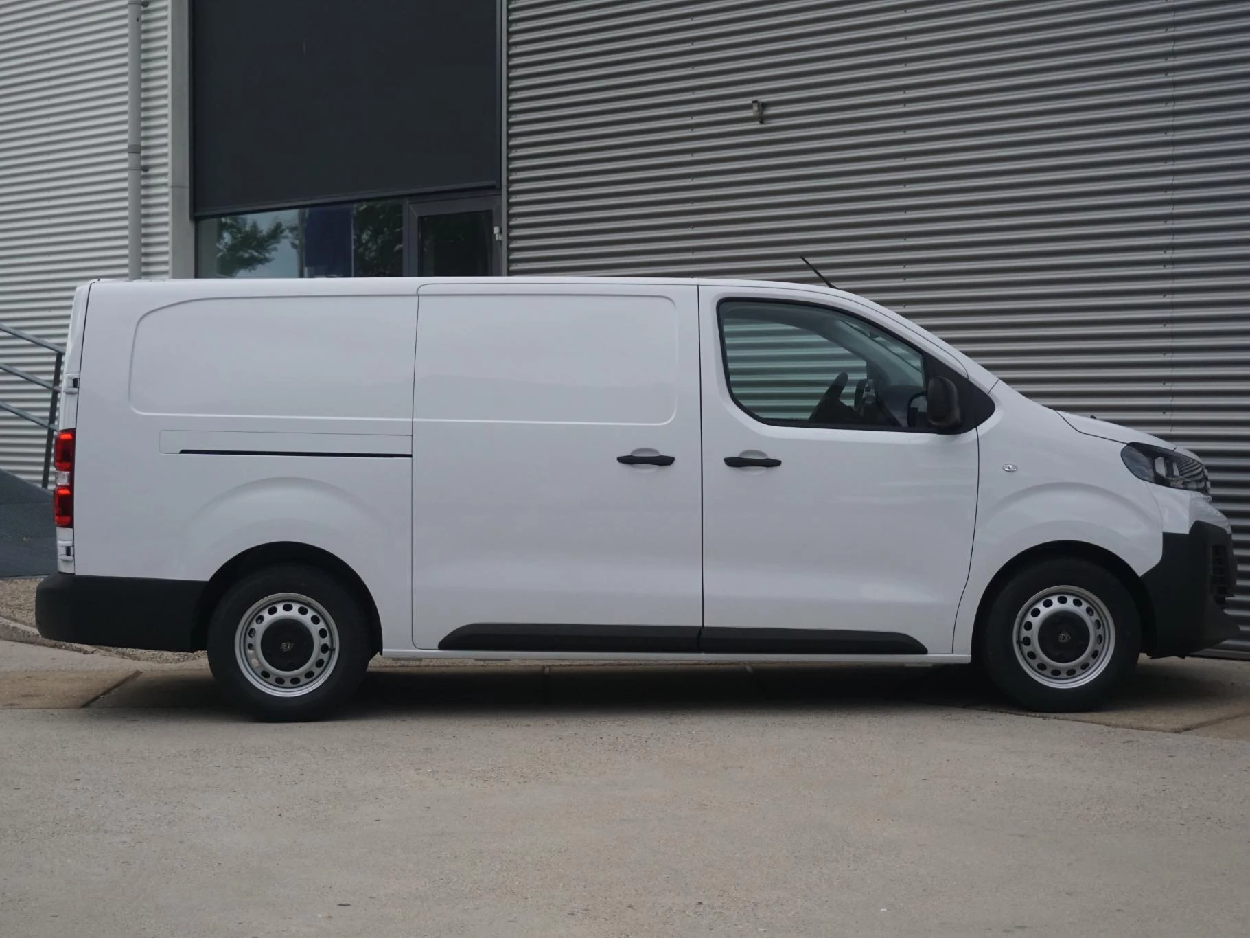 Hoofdafbeelding Peugeot e-Expert