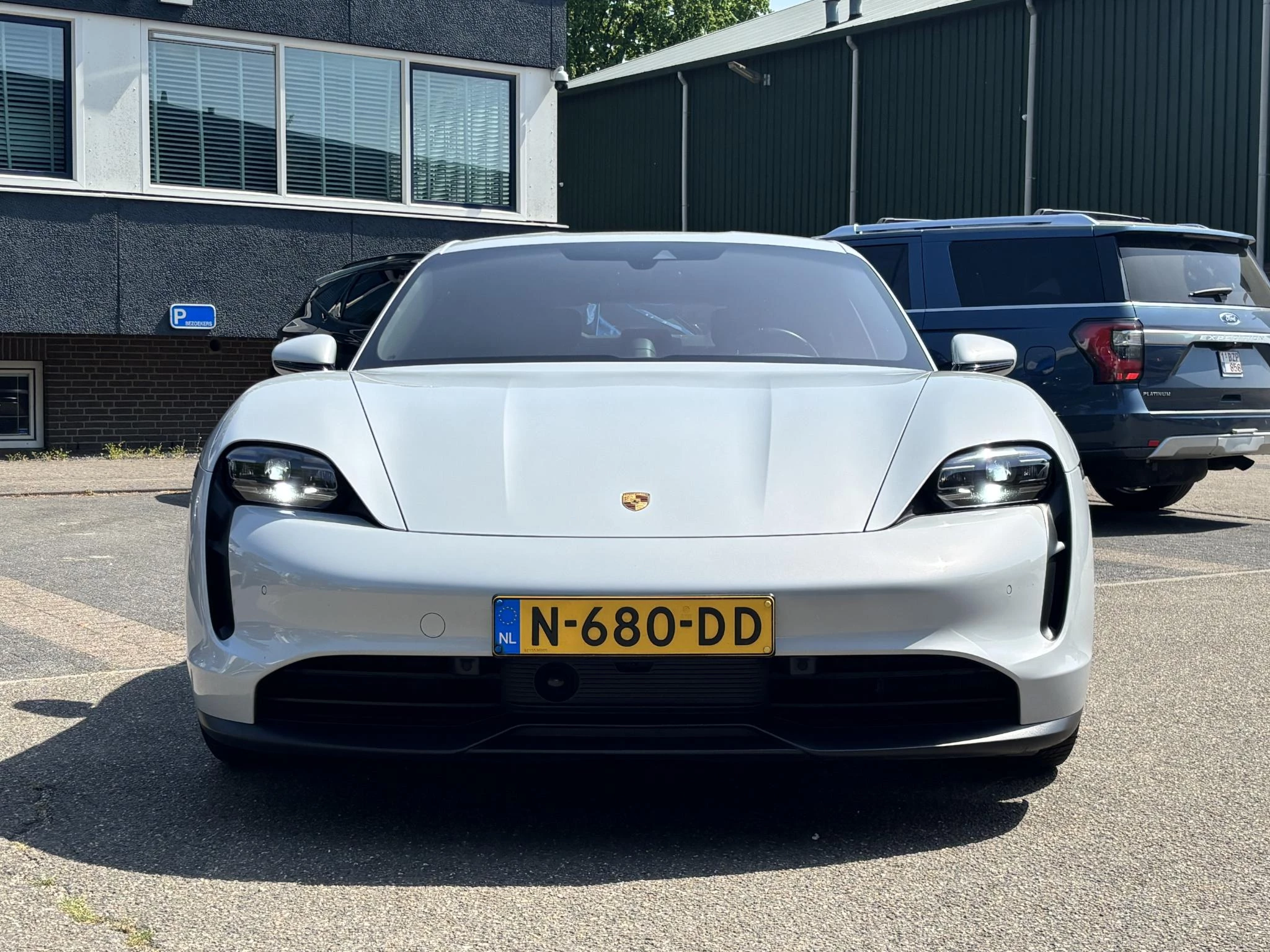 Hoofdafbeelding Porsche Taycan