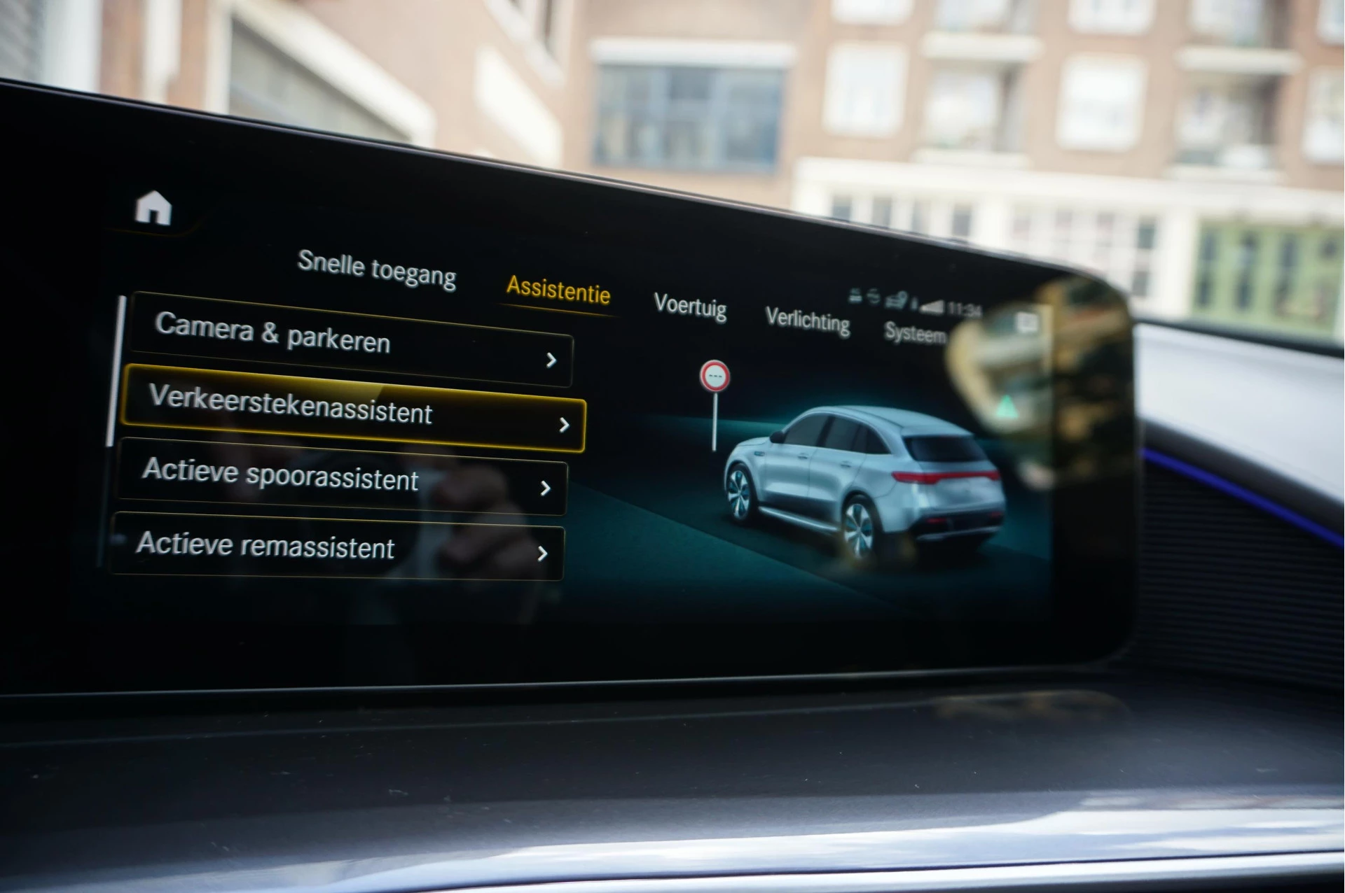 Hoofdafbeelding Mercedes-Benz EQC