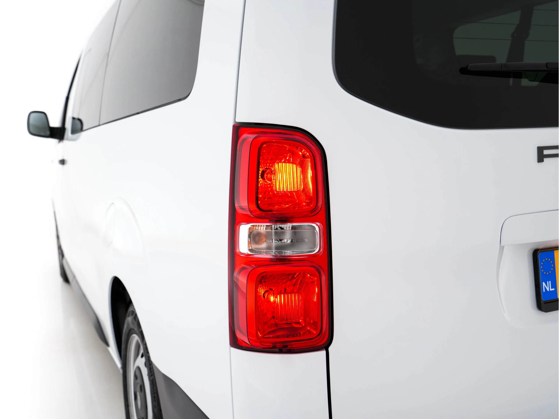 Hoofdafbeelding Peugeot e-Expert