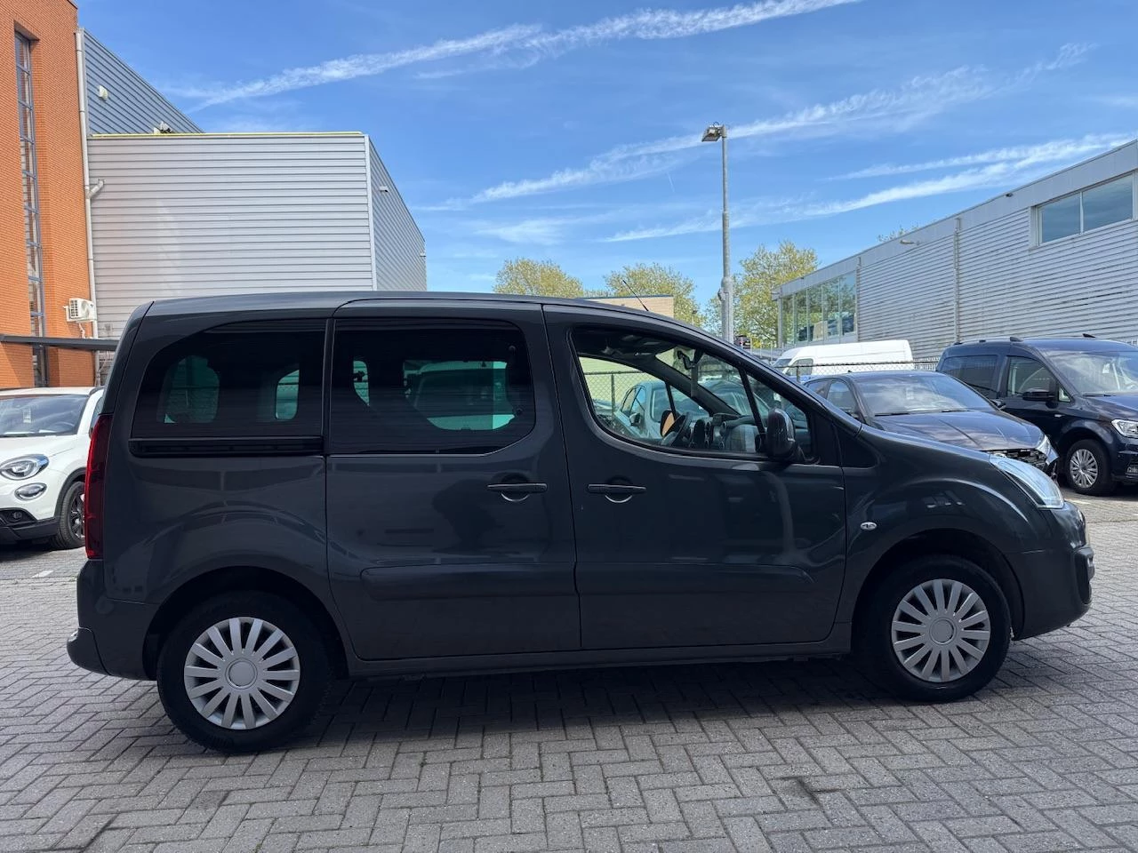 Hoofdafbeelding Peugeot Partner