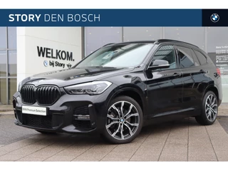 BMW X1 sDrive20i Executive M Sport Automaat / Trekhaak / Sportstoelen /  Achteruitrijcamera / Head Up / LED / Privacy Glass