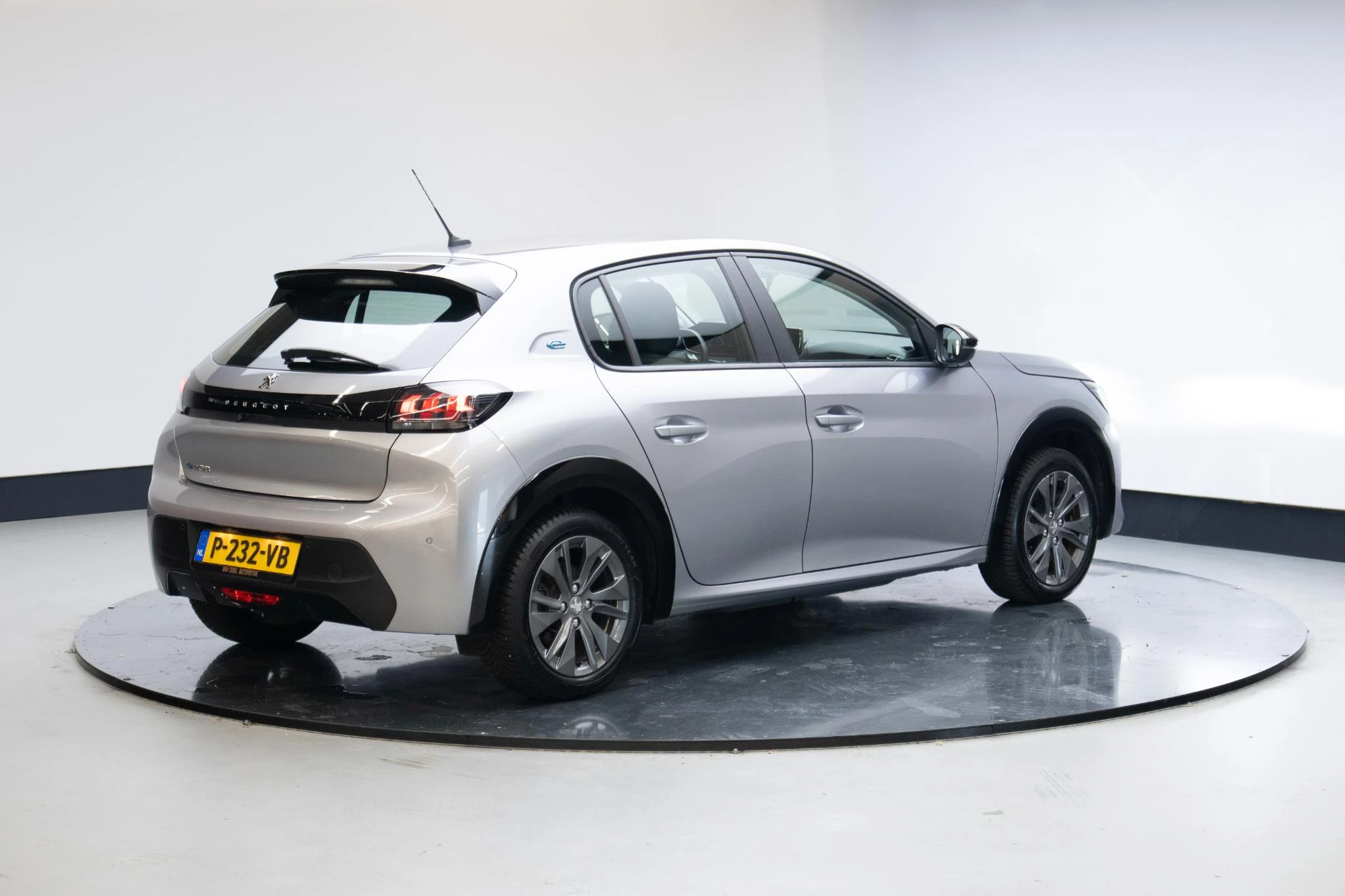 Hoofdafbeelding Peugeot e-208