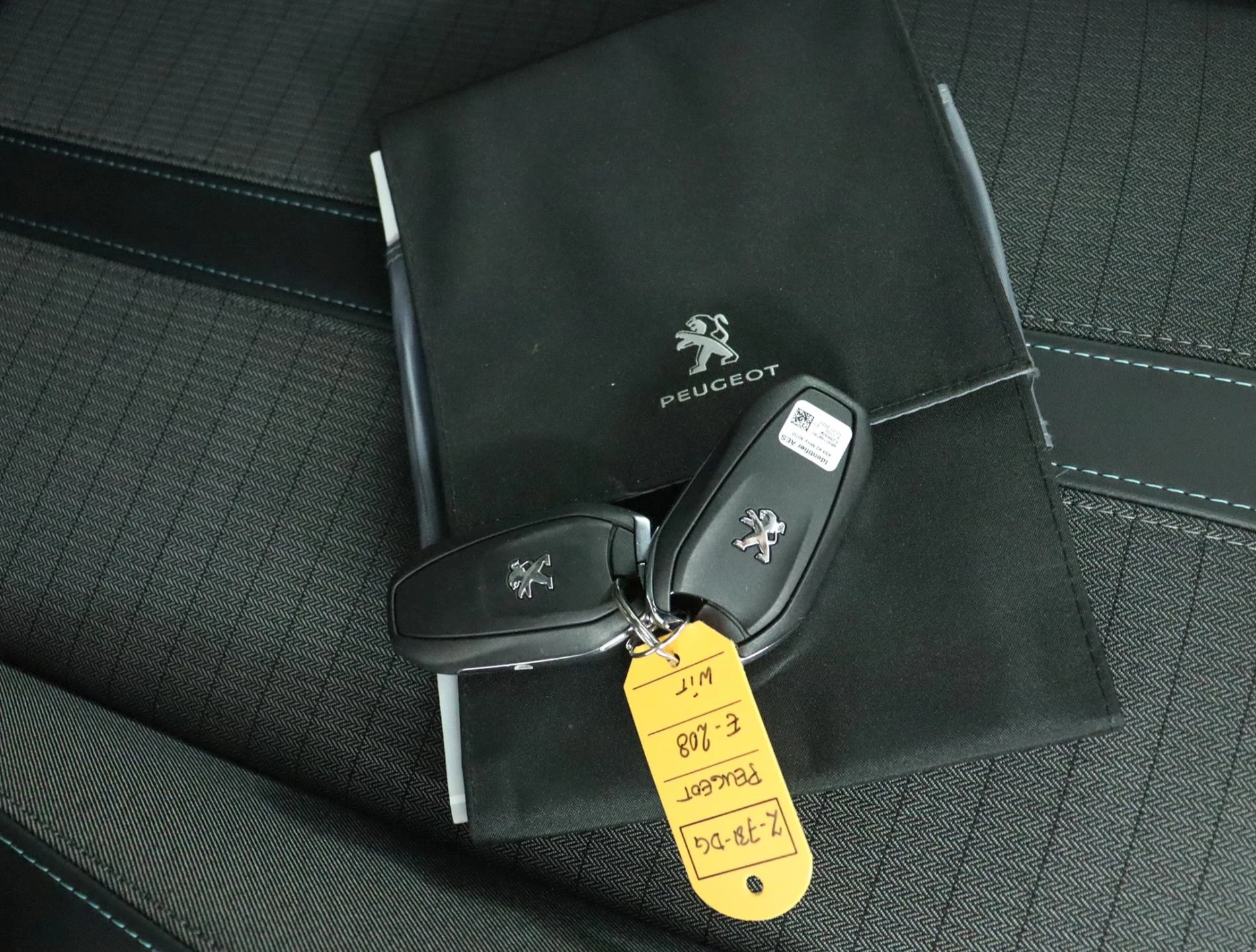 Hoofdafbeelding Peugeot e-208