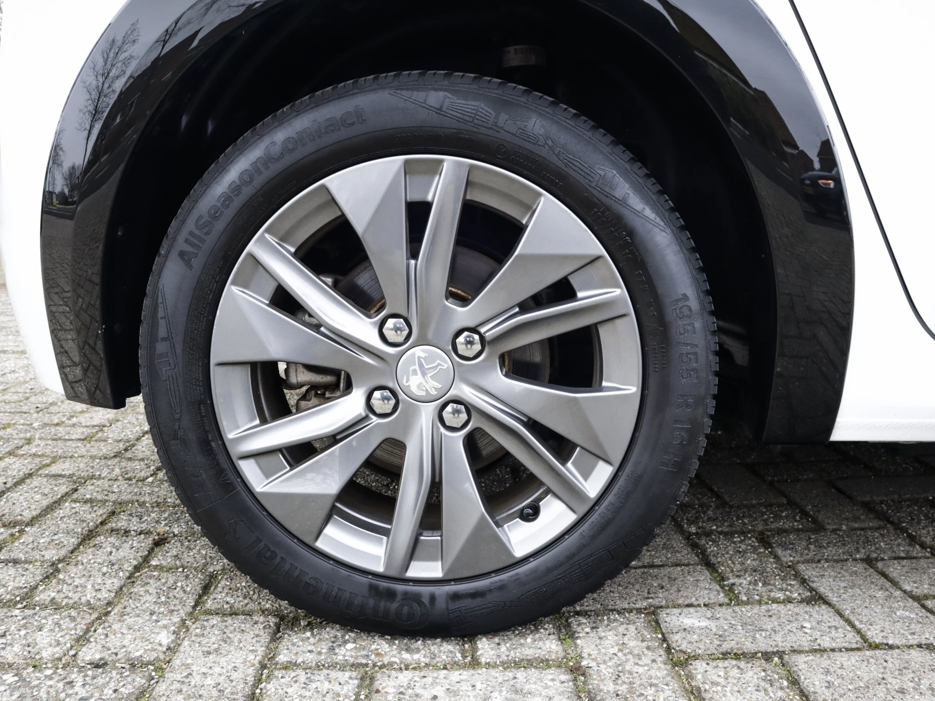 Hoofdafbeelding Peugeot e-208