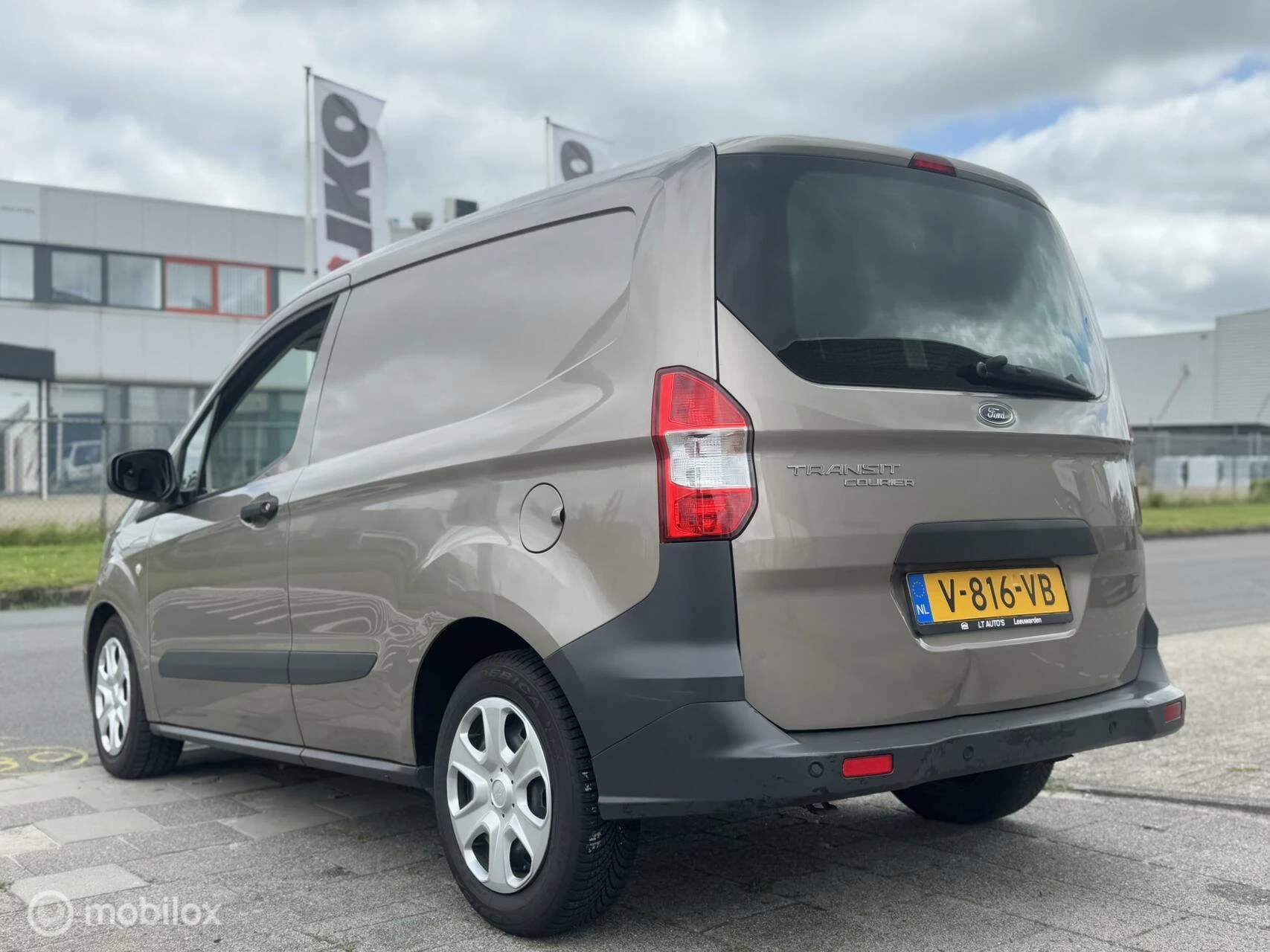 Hoofdafbeelding Ford Transit Courier