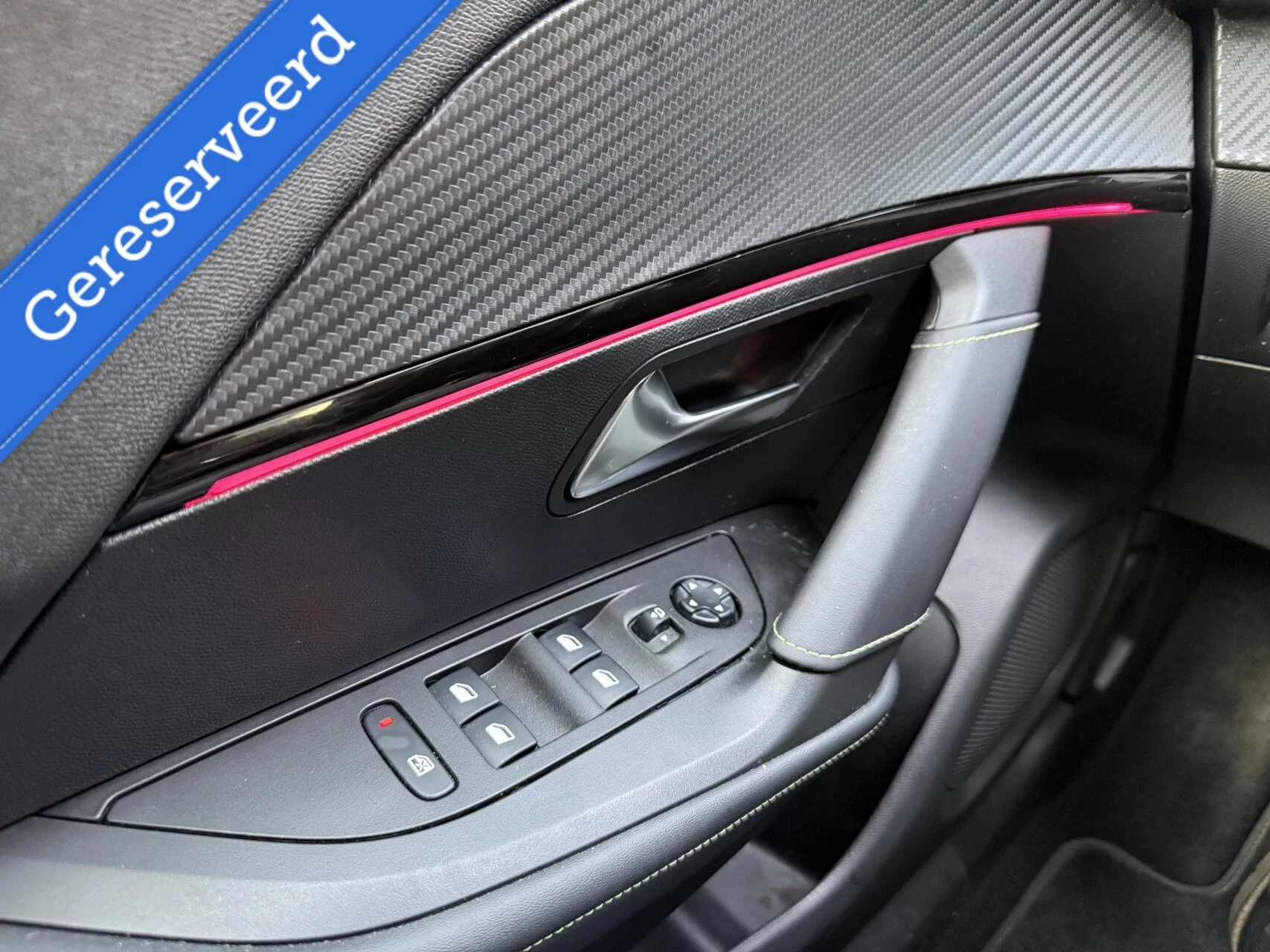 Hoofdafbeelding Peugeot e-2008