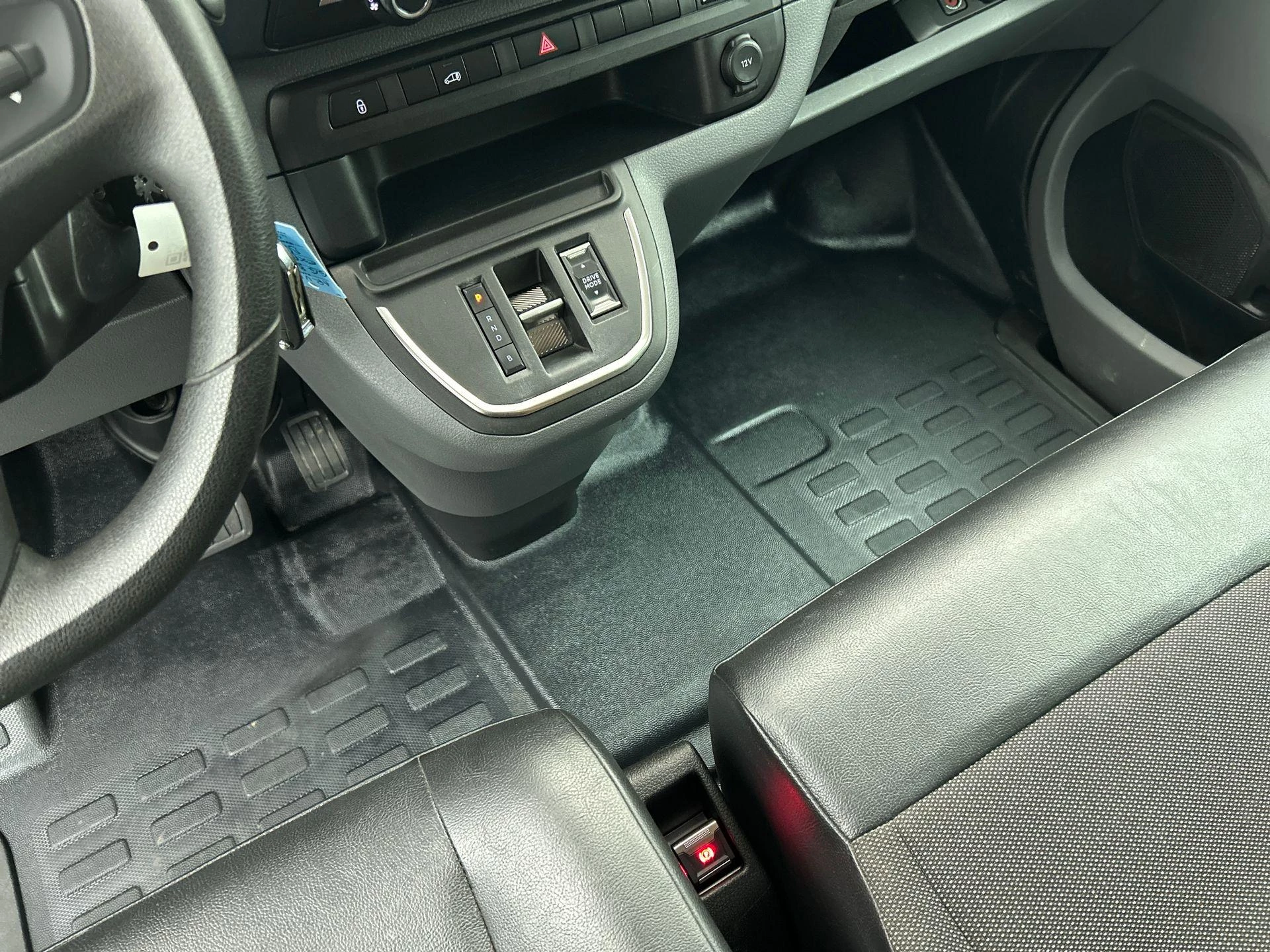 Hoofdafbeelding Peugeot e-Expert