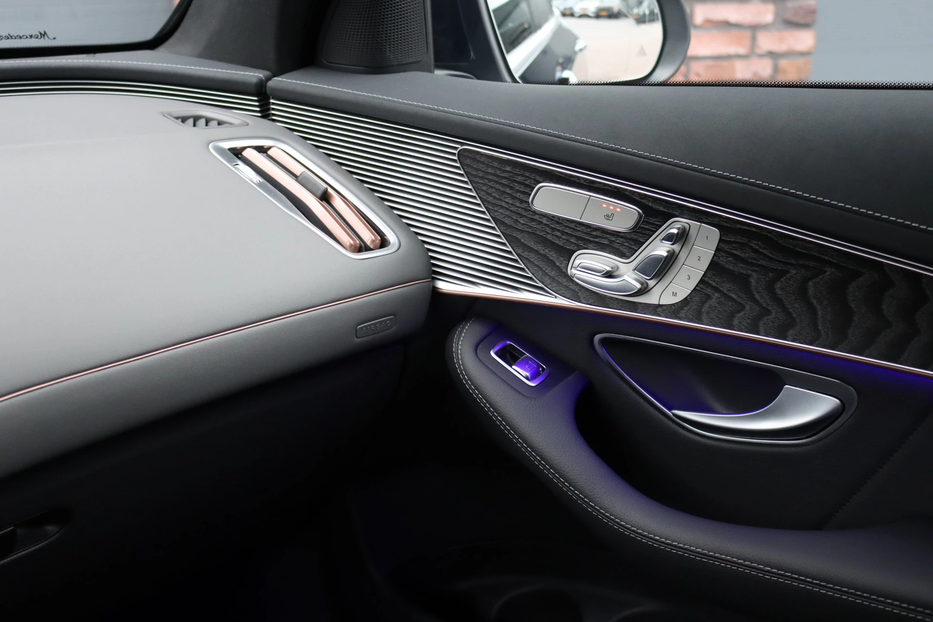 Hoofdafbeelding Mercedes-Benz EQC