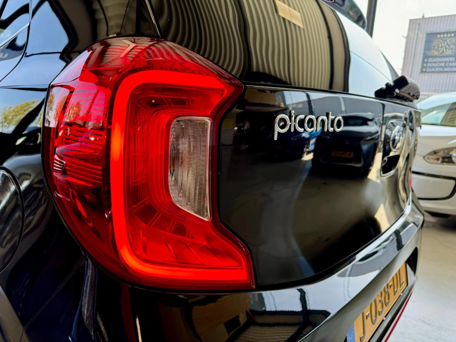 Hoofdafbeelding Kia Picanto