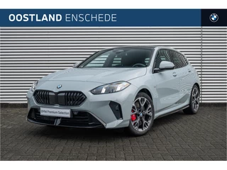 BMW 1 Serie 120 M Sport Automaat / Panoramadak / Sportstoelen / Achteruitrijcamera / M Adaptief onderstel / Comfort Access / Stuurverwarming / Adaptieve LED / Stoelverwarming
