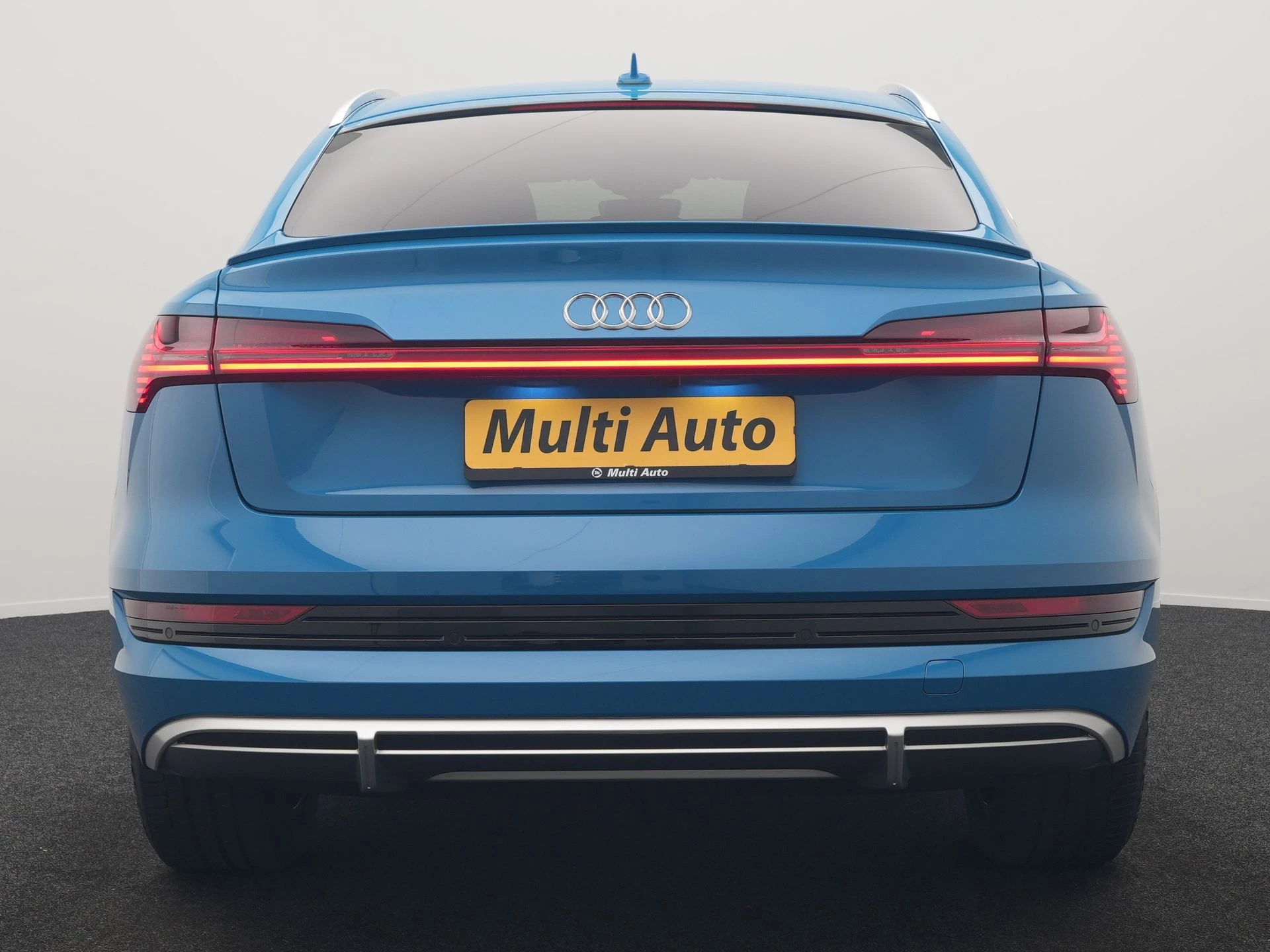 Hoofdafbeelding Audi e-tron