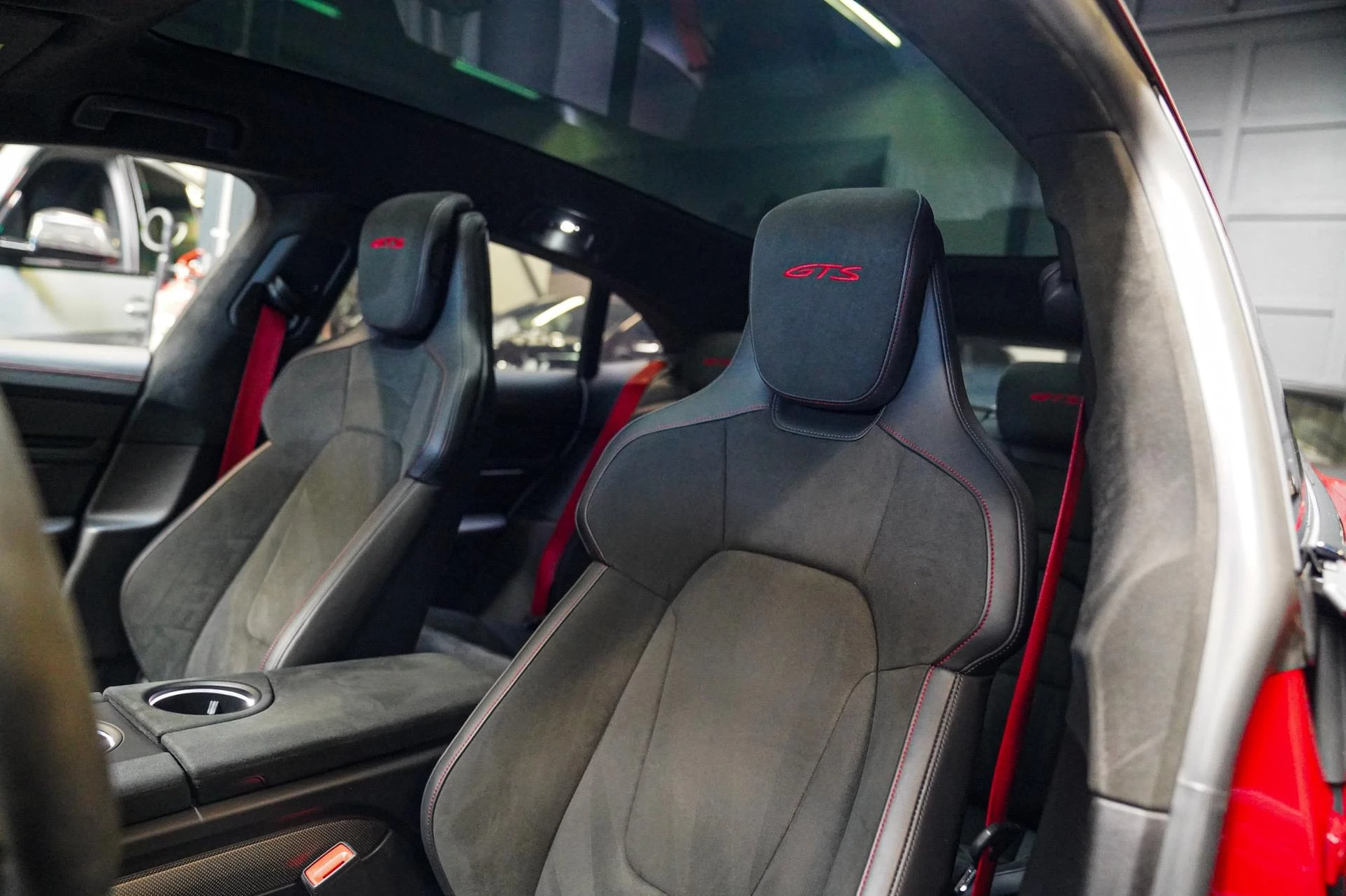 Hoofdafbeelding Porsche Taycan