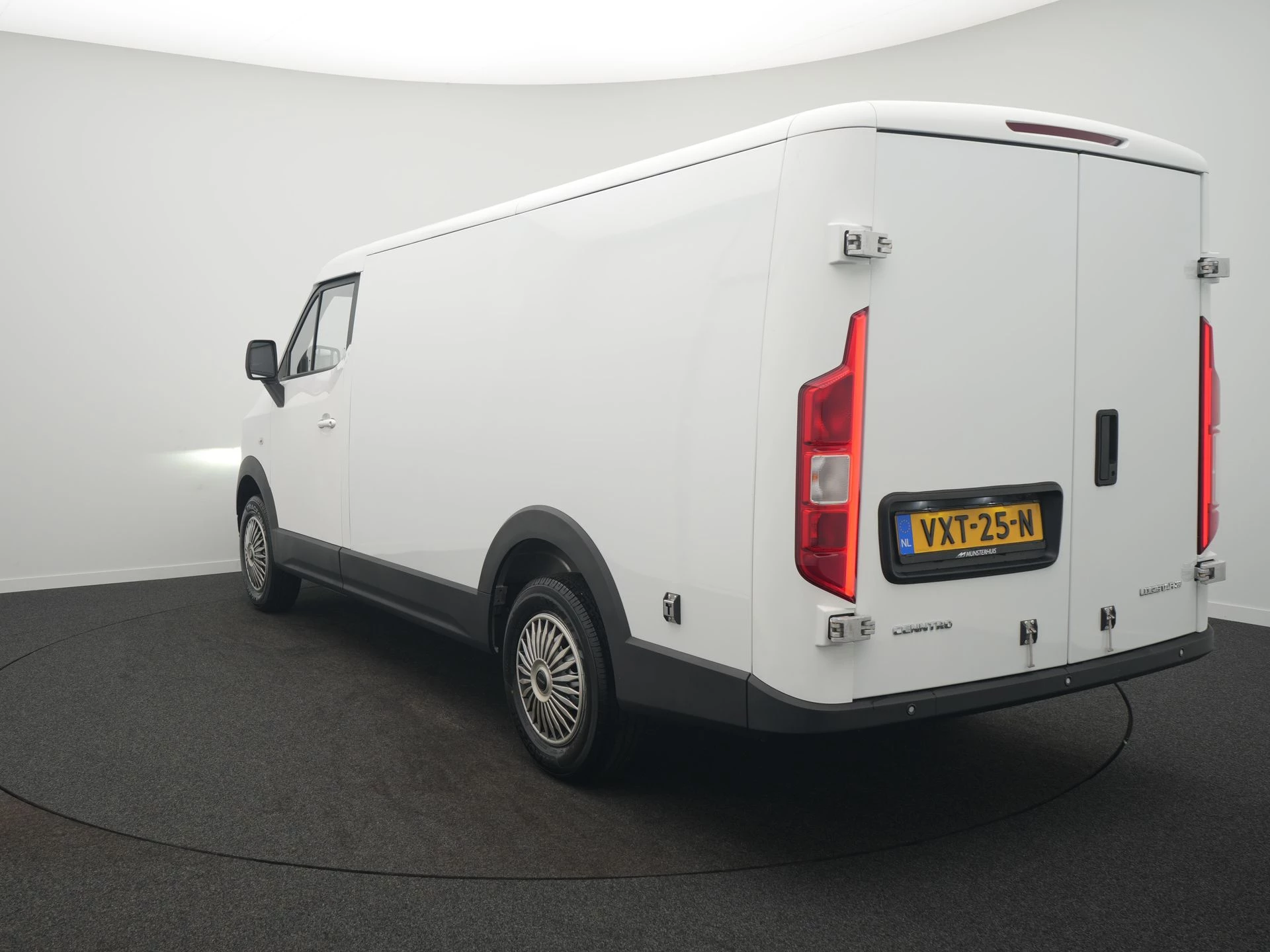 Hoofdafbeelding Cenntro Logistar 260