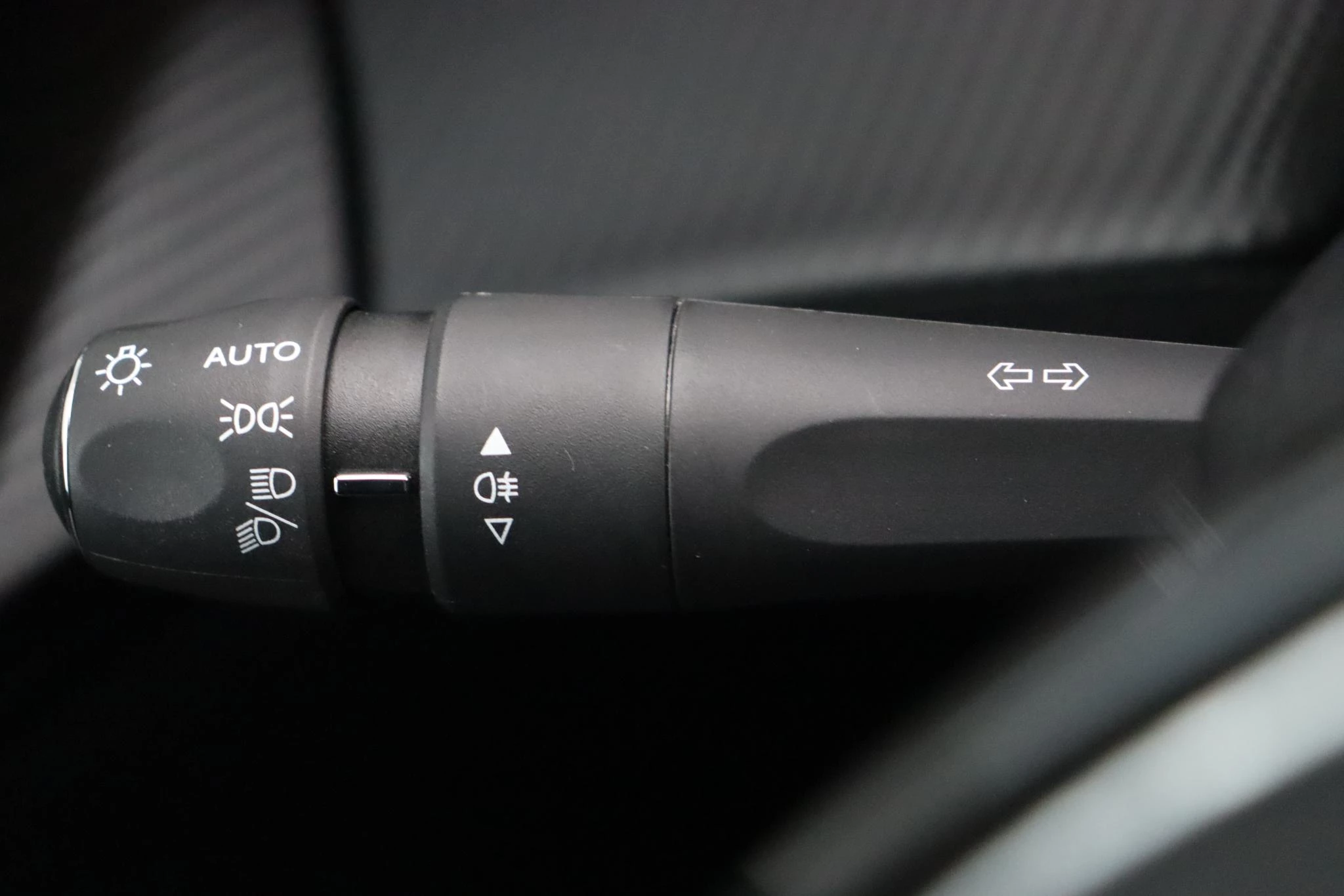 Hoofdafbeelding Peugeot e-208