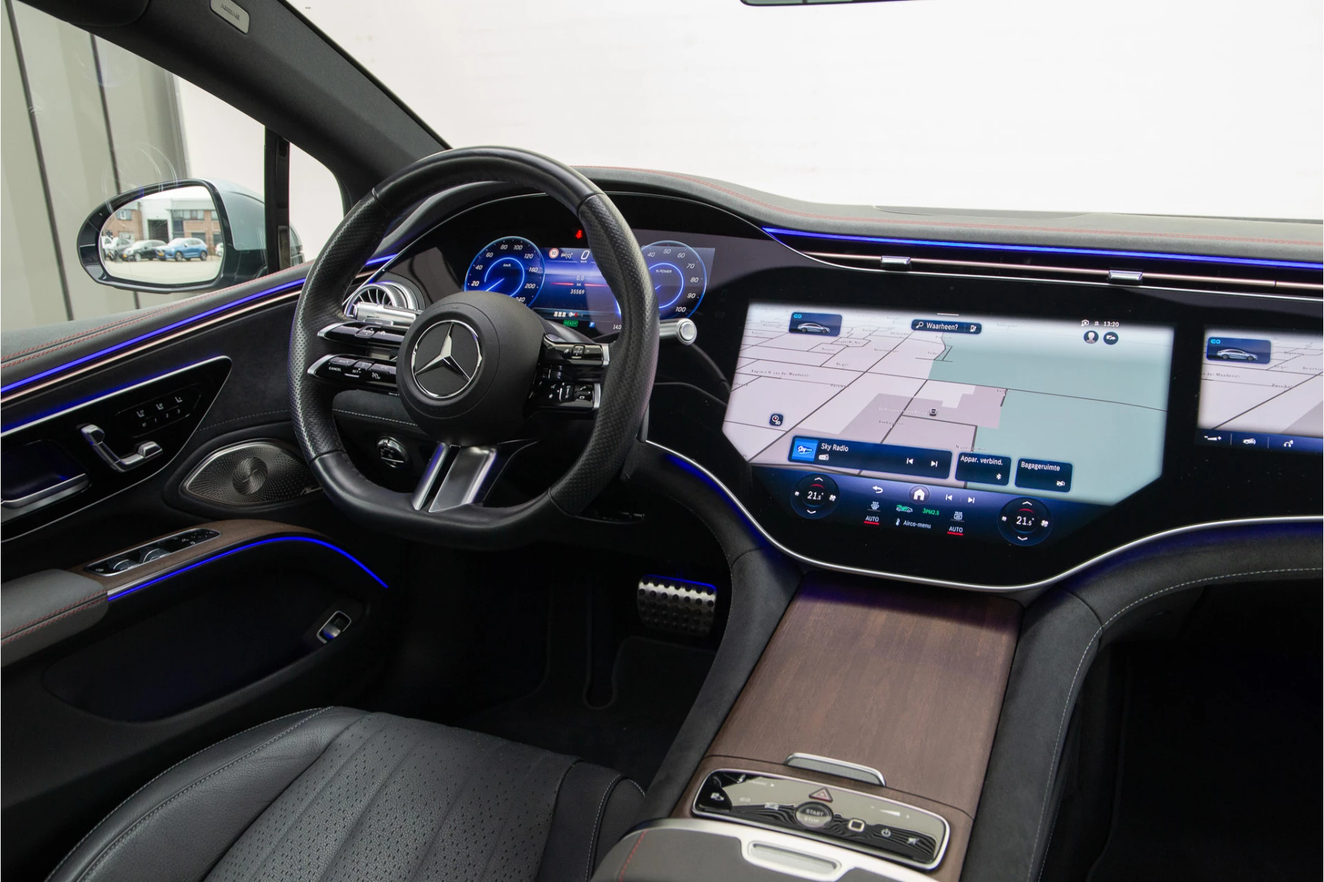 Hoofdafbeelding Mercedes-Benz EQS