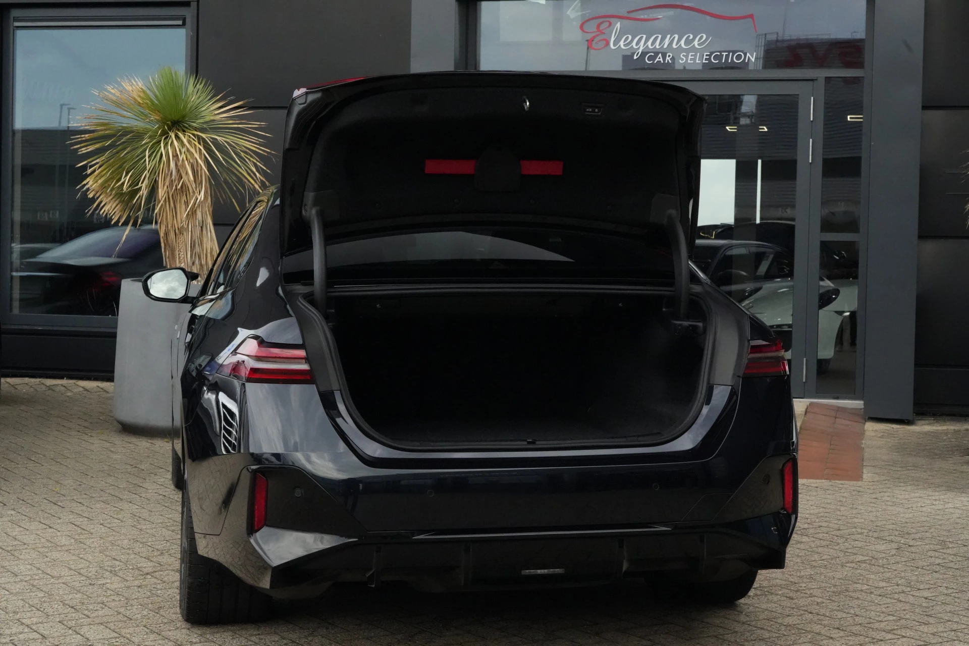 Hoofdafbeelding BMW i5
