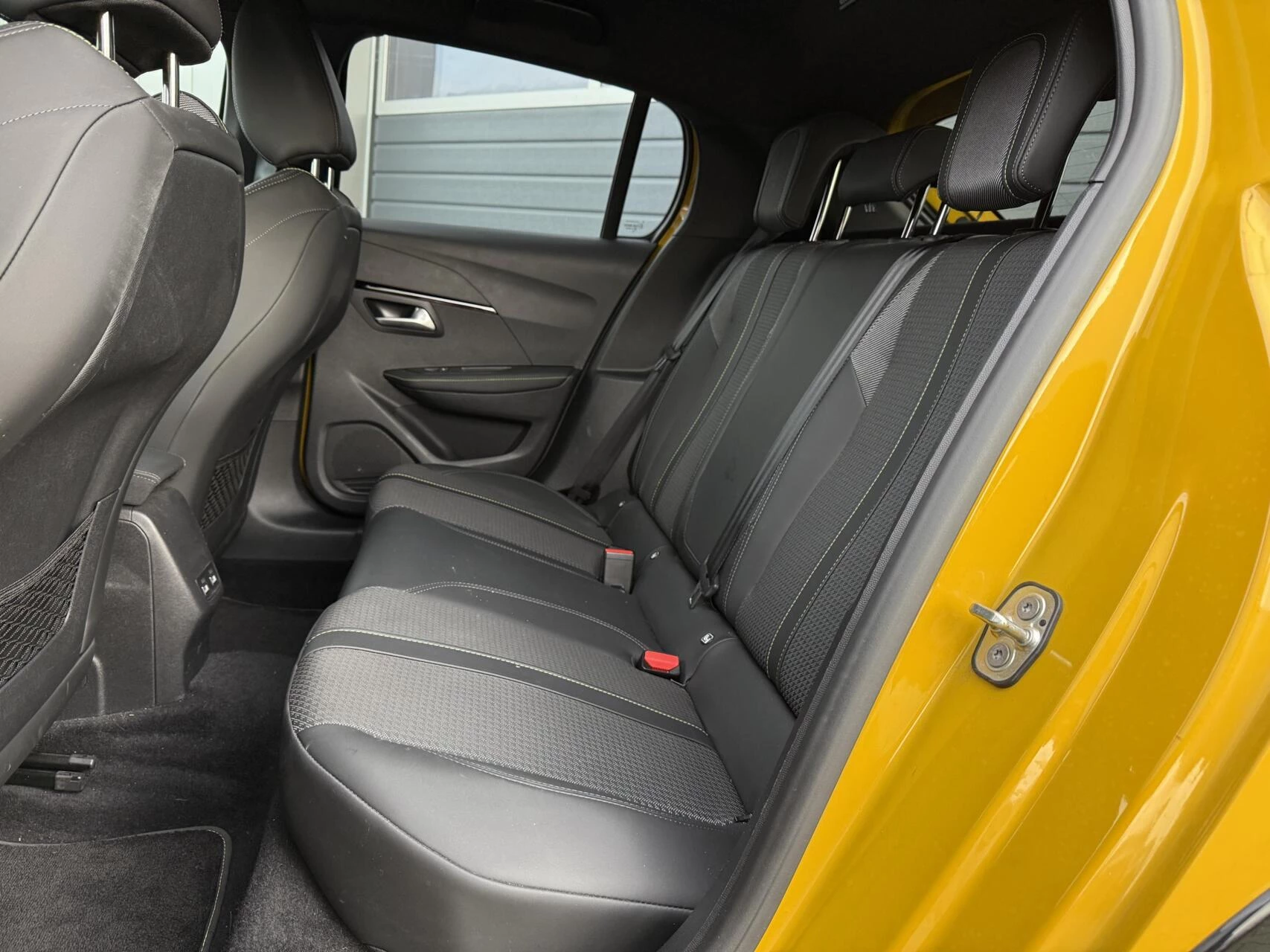 Hoofdafbeelding Peugeot e-208