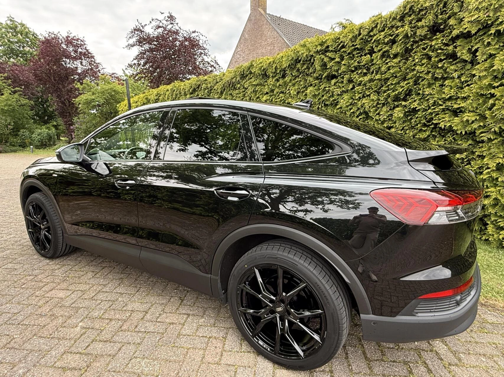 Hoofdafbeelding Audi Q4 Sportback e-tron