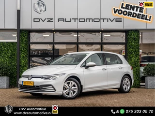 Volkswagen GOLF 1.0 eTSI Life | Clima | Ambient | Carplay |