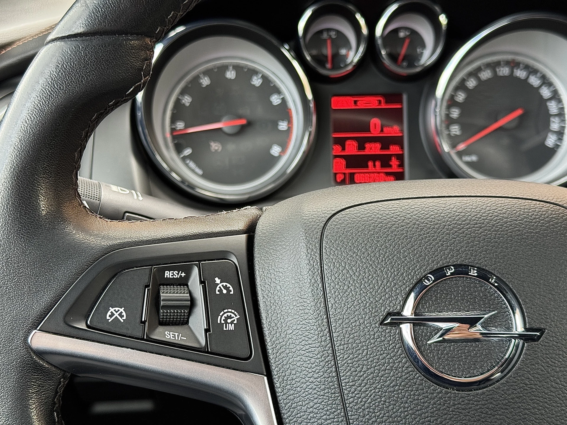 Hoofdafbeelding Opel Cascada