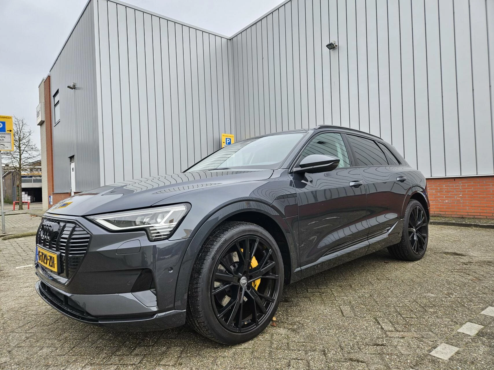 Hoofdafbeelding Audi e-tron