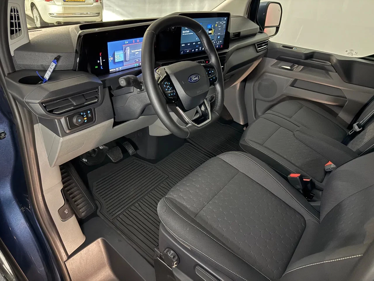 Hoofdafbeelding Ford E-Transit Custom