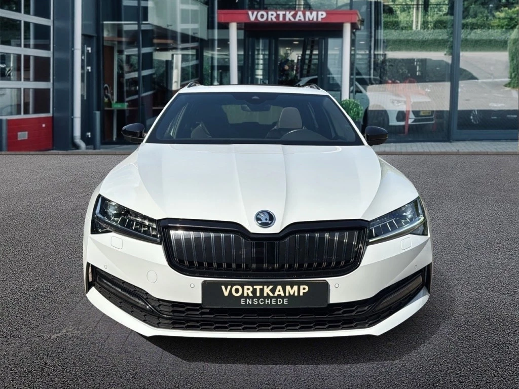 Hoofdafbeelding Škoda Superb