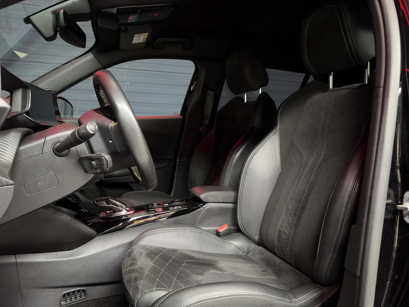 Hoofdafbeelding Peugeot e-2008