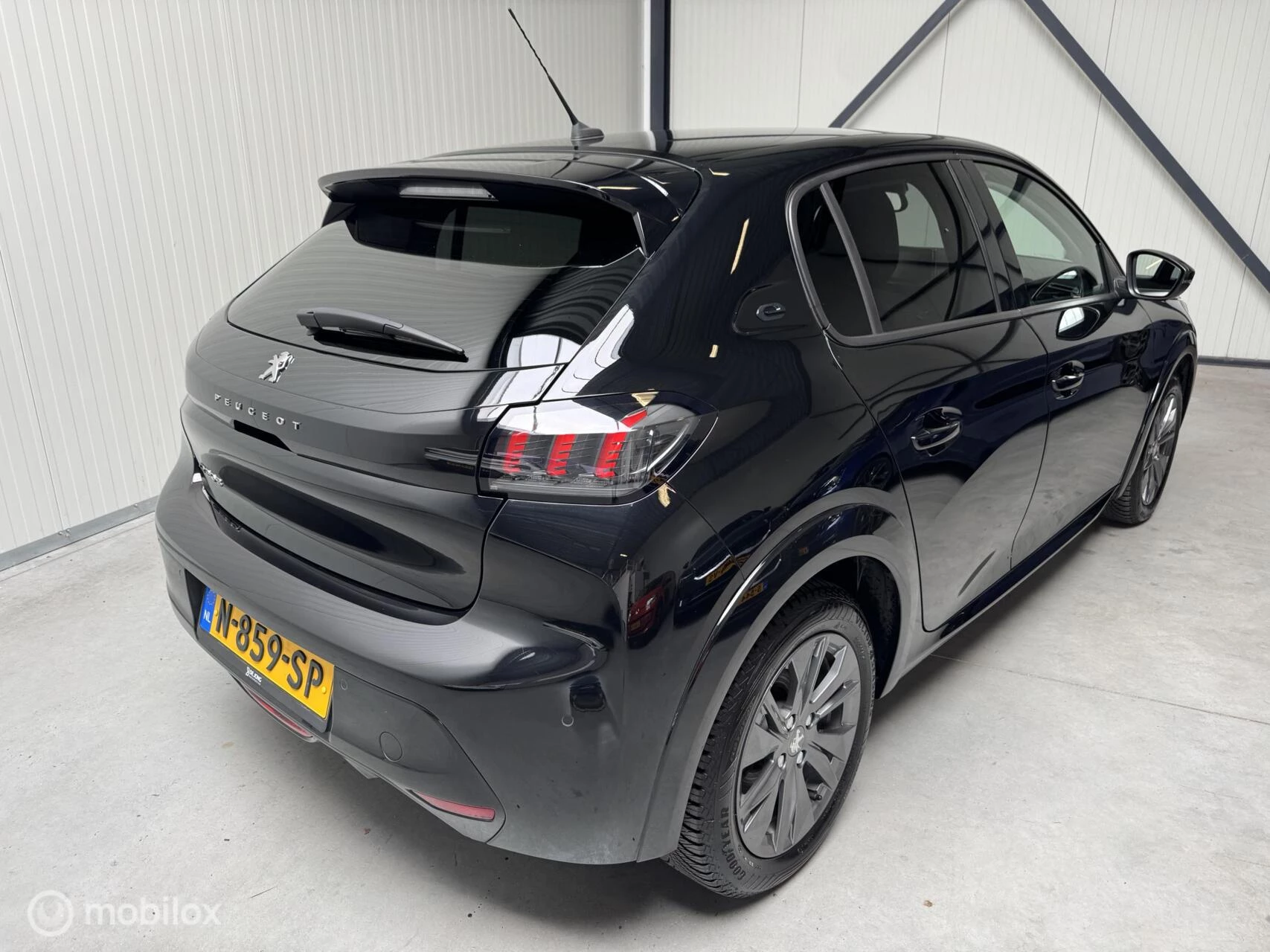 Hoofdafbeelding Peugeot e-208