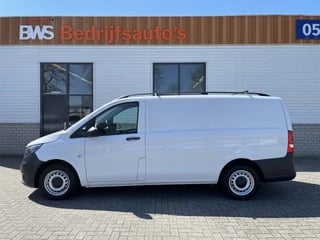 Mercedes-Benz Vito 114 CDI Lang L2H1 / rijklaar € 15.950 ex btw / lease vanaf € 355 / airco / cruise / ingerichte laadruimte / trekhaak 2000 kg / plekjes rondom