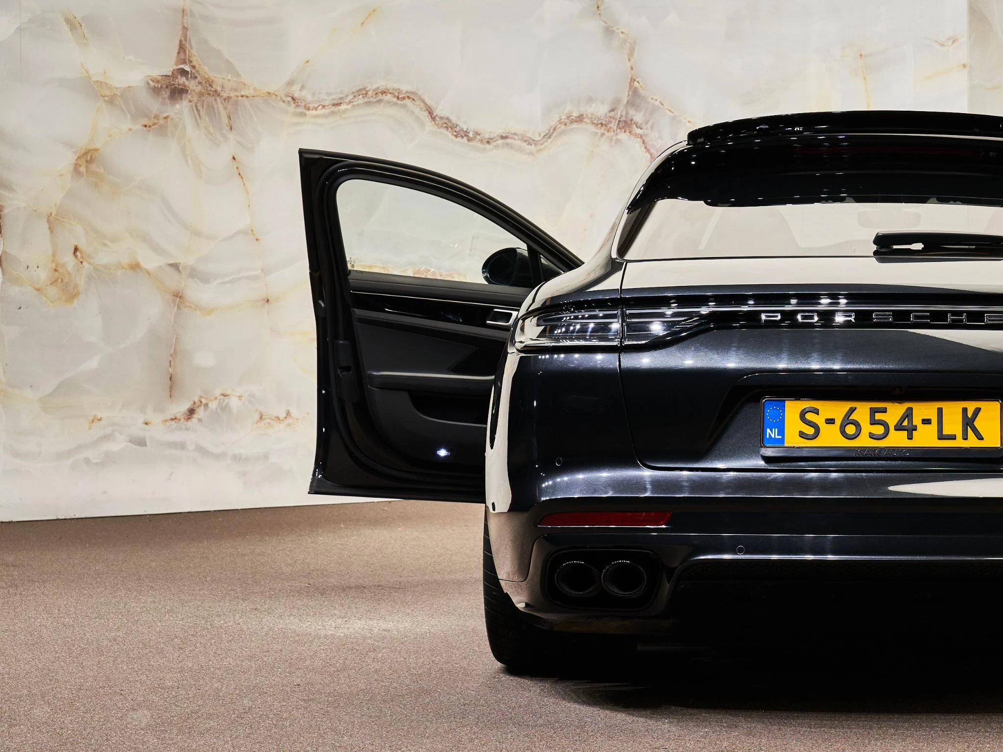 Hoofdafbeelding Porsche Panamera