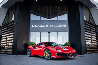 Hoofdafbeelding Ferrari 488 Ferrari 488 3.9 Pista - Lift | Full Carbon Pack | Camera | Dealer O.H.