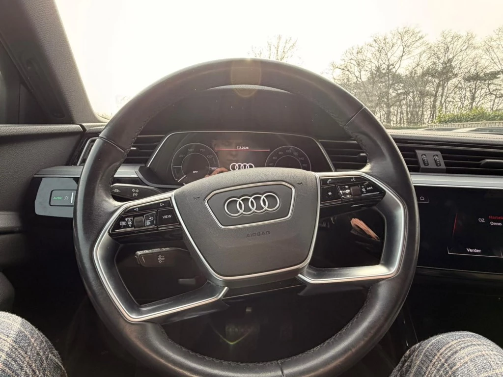 Hoofdafbeelding Audi e-tron
