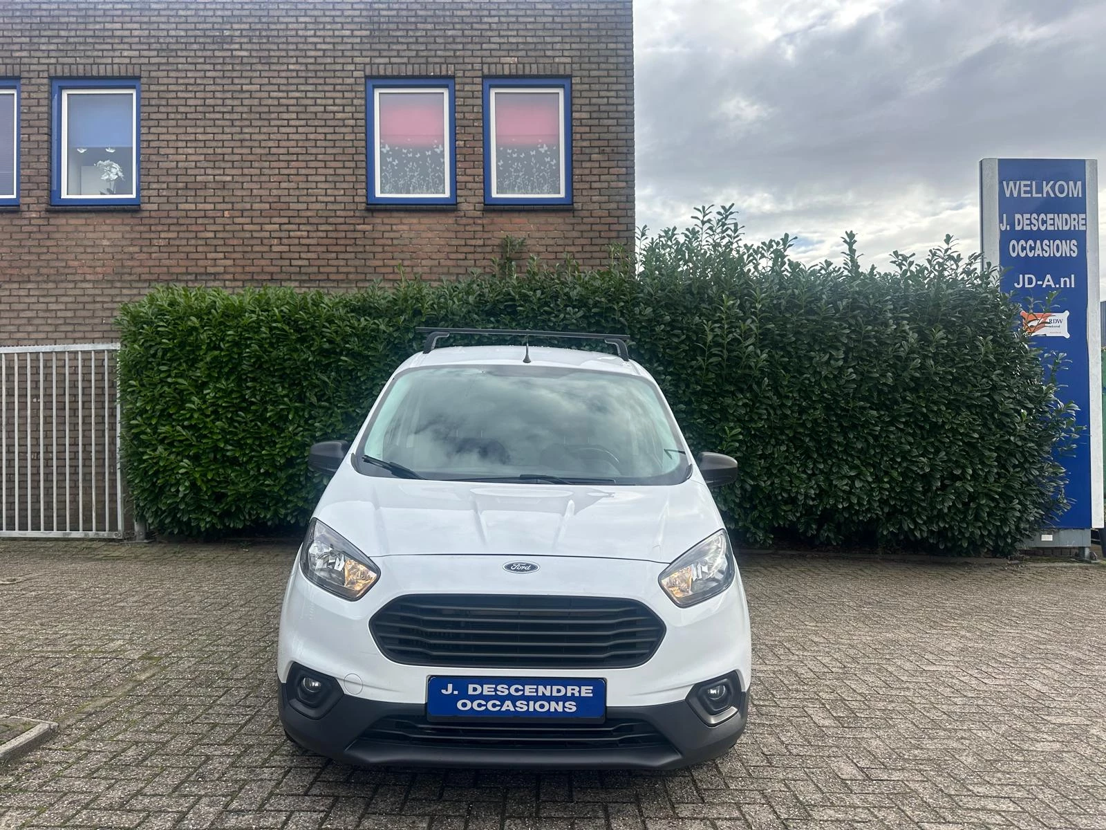 Hoofdafbeelding Ford Transit Courier