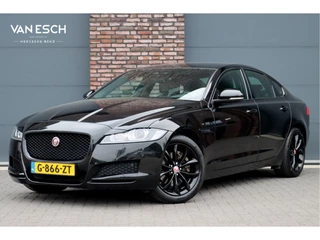 Hoofdafbeelding Jaguar XF Jaguar XF 2.0t 250 PK Chequered Flag Aut8 | Stoelverwarming | Keyless Entry | Camera | DAB | Leder | Android Auto/Apple Carplay | Alcantara Hemel | Navigatie Pro |
